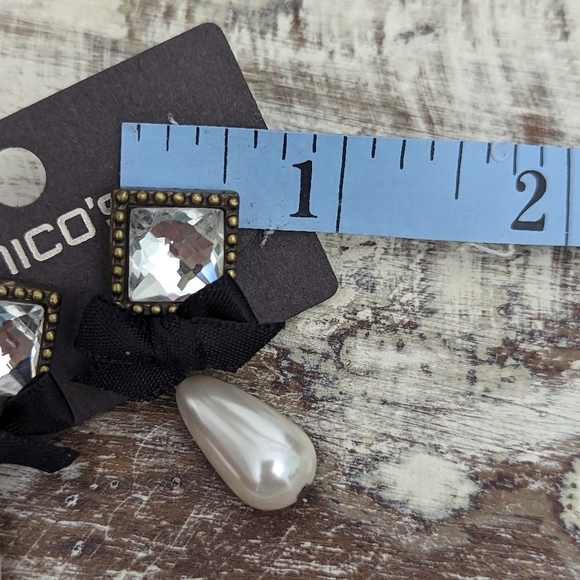 Chico's New With Tag Pearl and Crystal Earrings - Picture 4 of 4